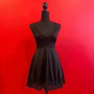 NBD Flare Pockets XS Plunge Dress